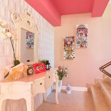 302 Apartment *